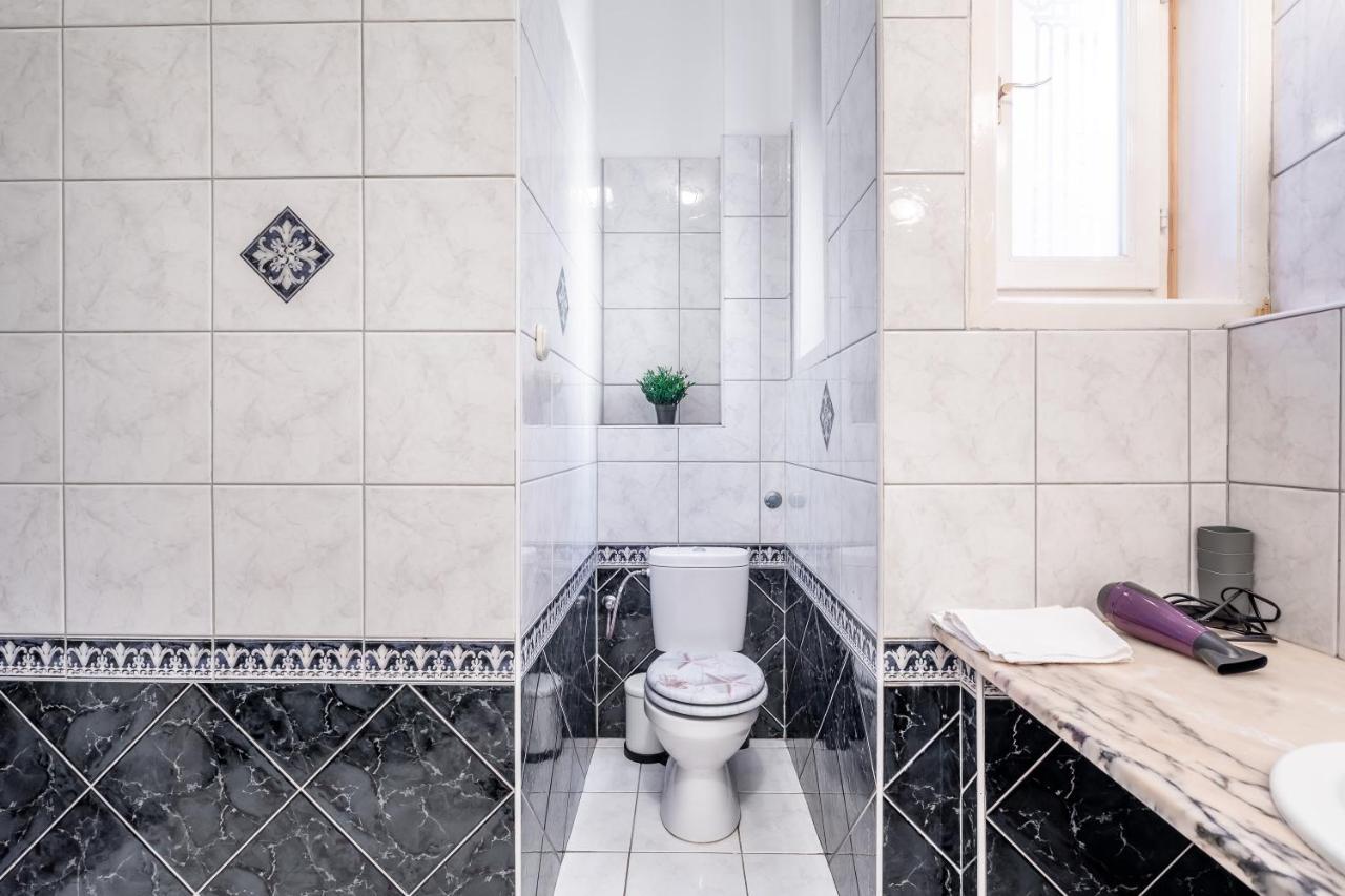 Huge Apartment In The City Center Budapest Exterior foto
